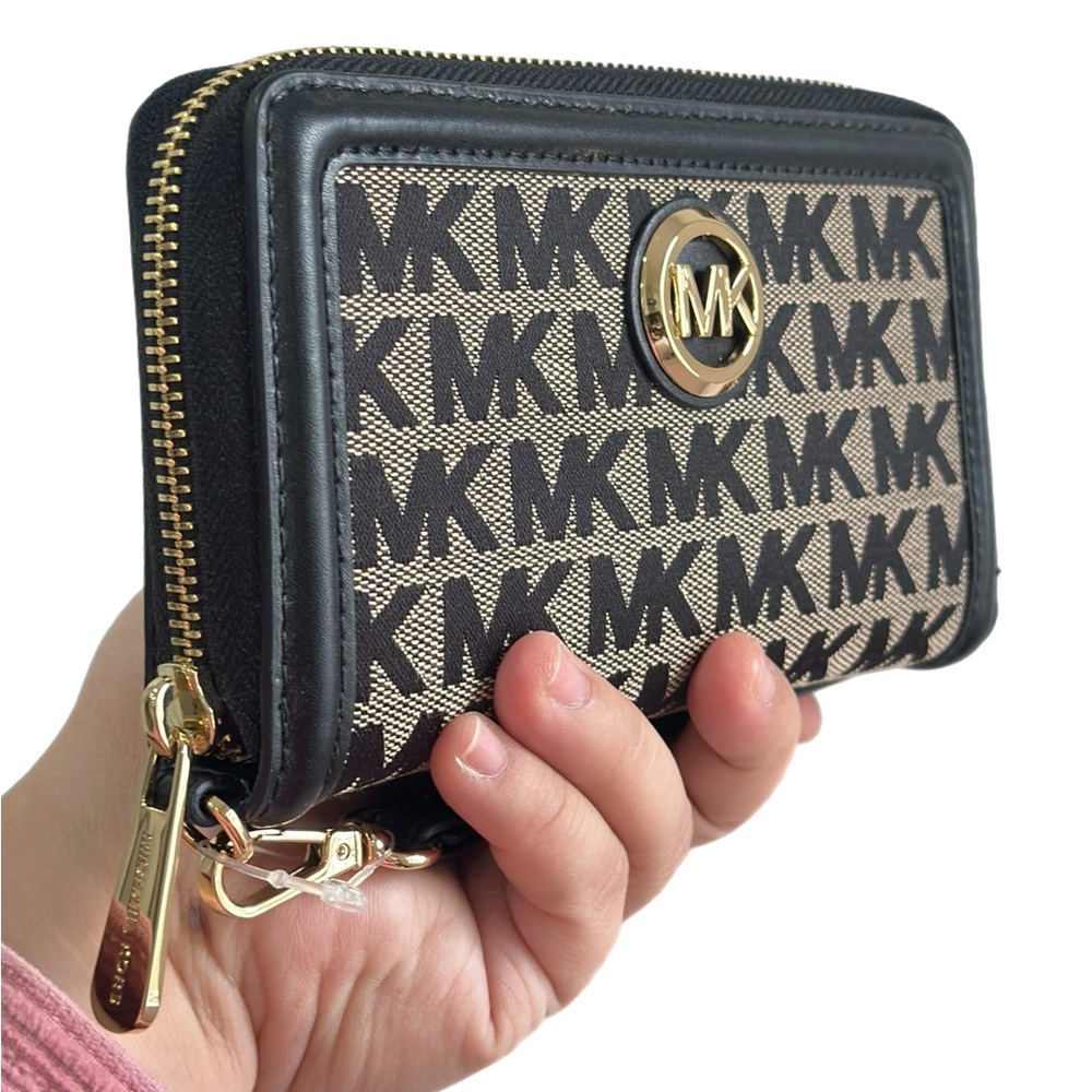 NWT Michael Kors Fulton Phone Case Zip Around Wristlet Wallet